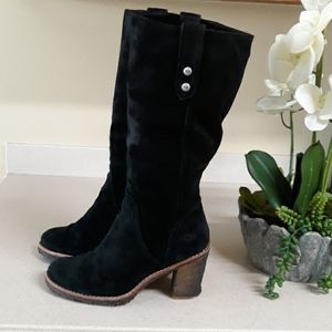 UGG AUSTRALIA LEATHER SHEEP SKIN